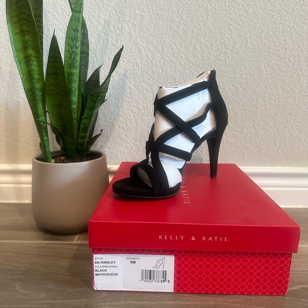 Kelly & Katie black suede heels